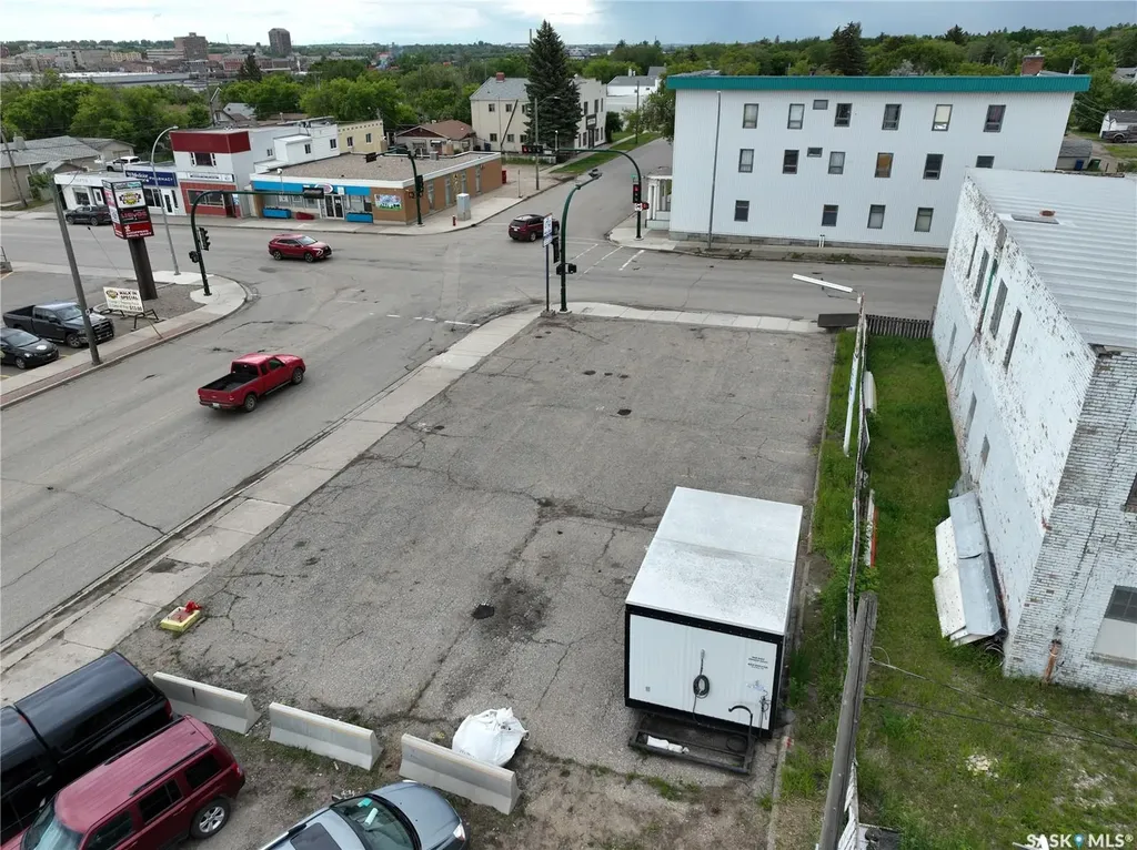 401 Lillooet Street W Moose Jaw SK S6H 4Y5