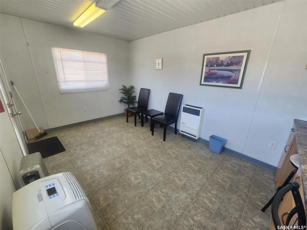 401 Lillooet Street W Moose Jaw SK S6H 4Y5