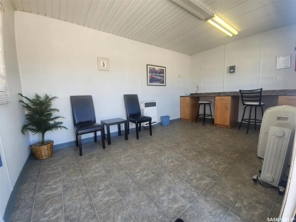 401 Lillooet Street W Moose Jaw SK S6H 4Y5