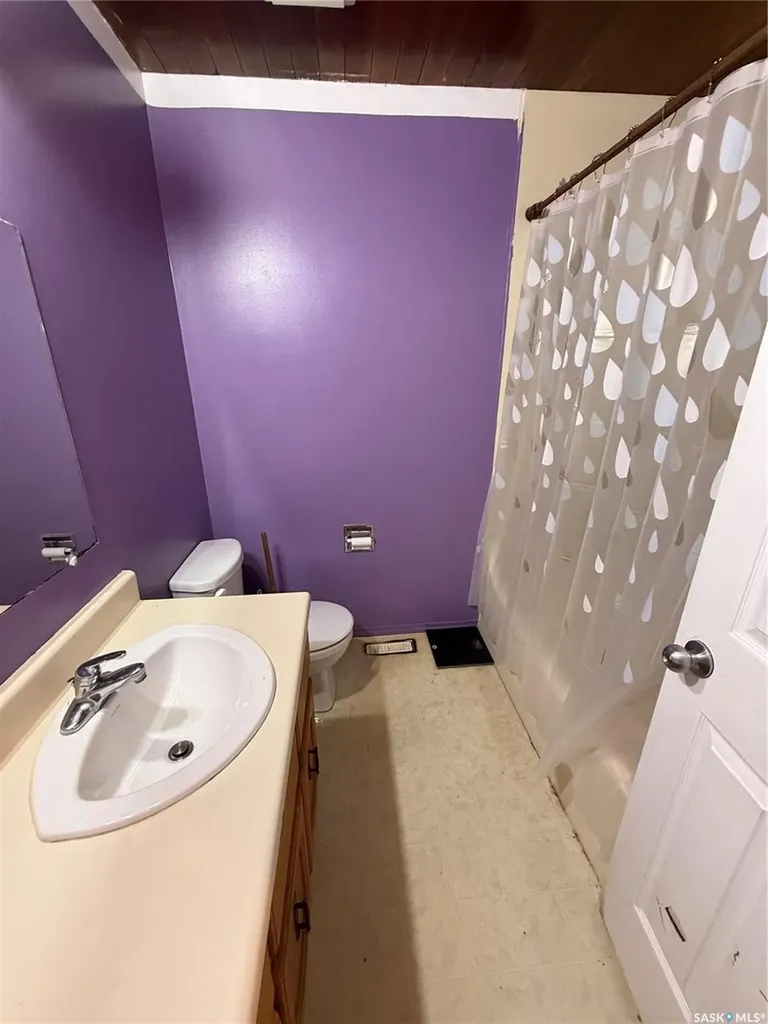 201 3rd Street W Carnduff SK S0C 0S0