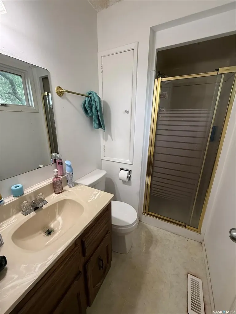 201 3rd Street W Carnduff SK S0C 0S0