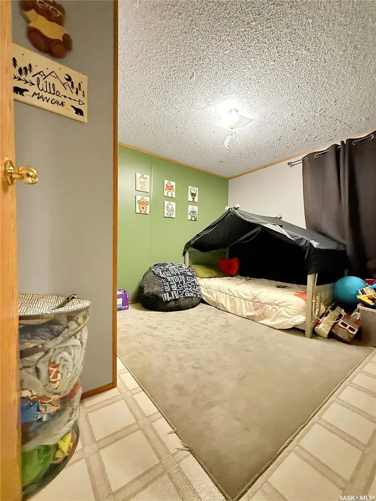 221 Turbantia Street Esterhazy SK S0A 0X0