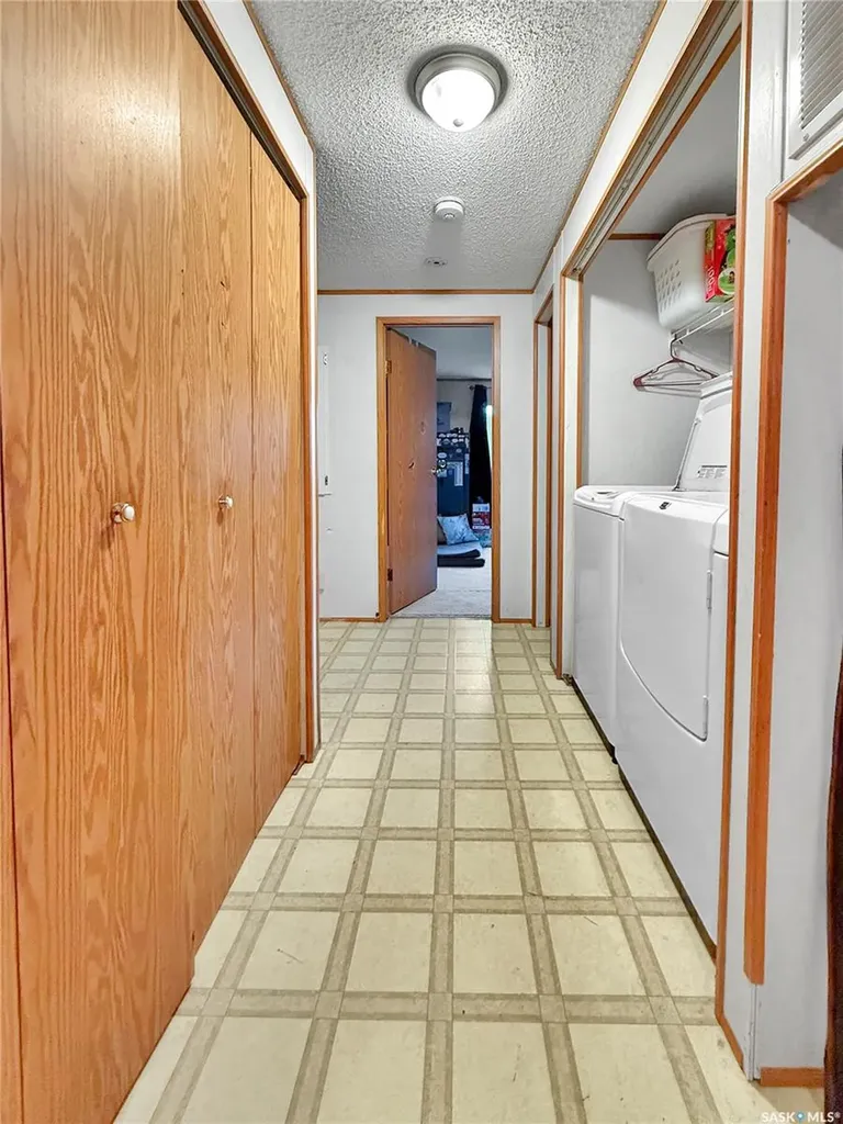 221 Turbantia Street Esterhazy SK S0A 0X0