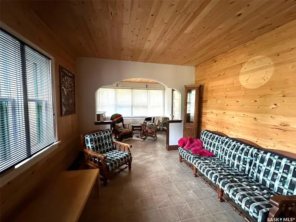 14 Parrhill Street Hudson Bay SK S0E 0Y0