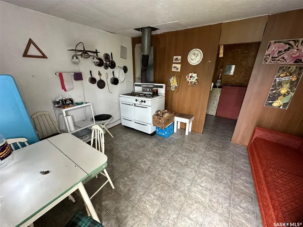 14 Parrhill Street Hudson Bay SK S0E 0Y0