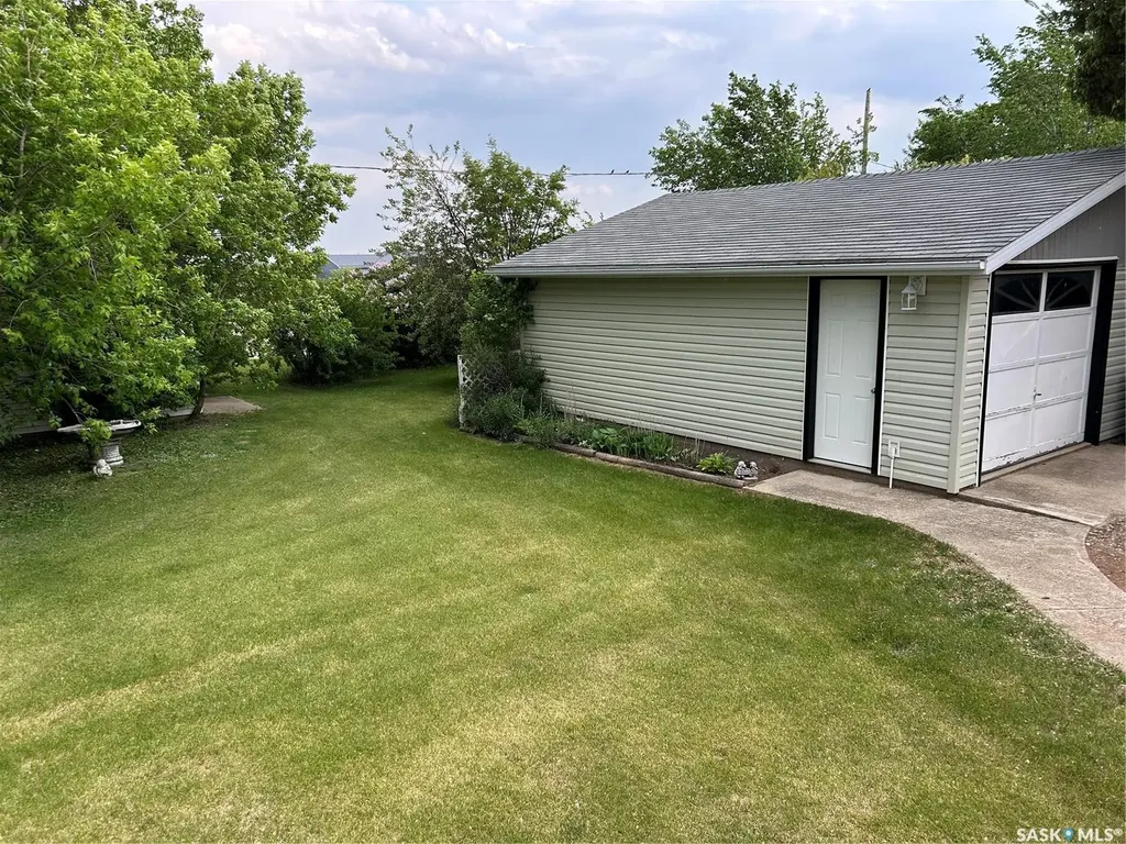 318 3rd Avenue Alameda SK S0C 0A0