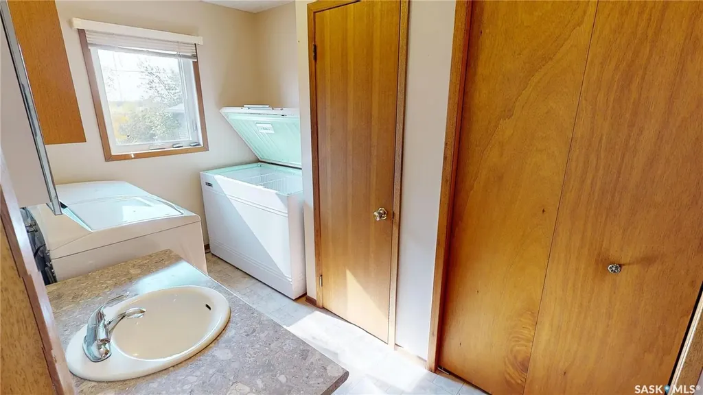 318 3rd Avenue Alameda SK S0C 0A0