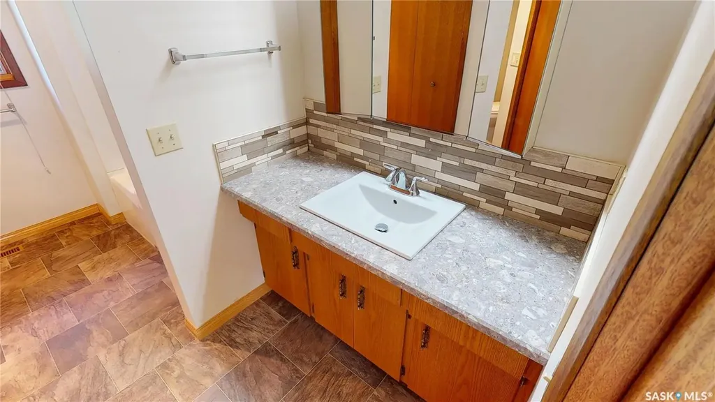 318 3rd Avenue Alameda SK S0C 0A0