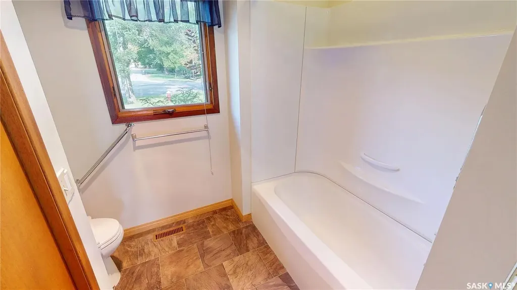 318 3rd Avenue Alameda SK S0C 0A0