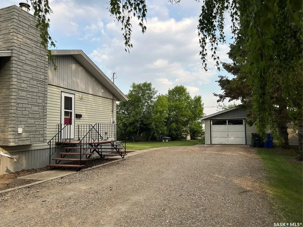 318 3rd Avenue Alameda SK S0C 0A0