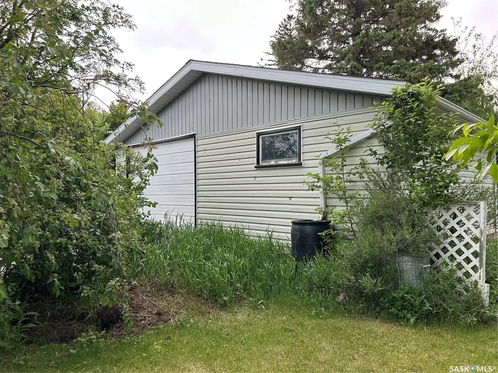 318 3rd Avenue Alameda SK S0C 0A0