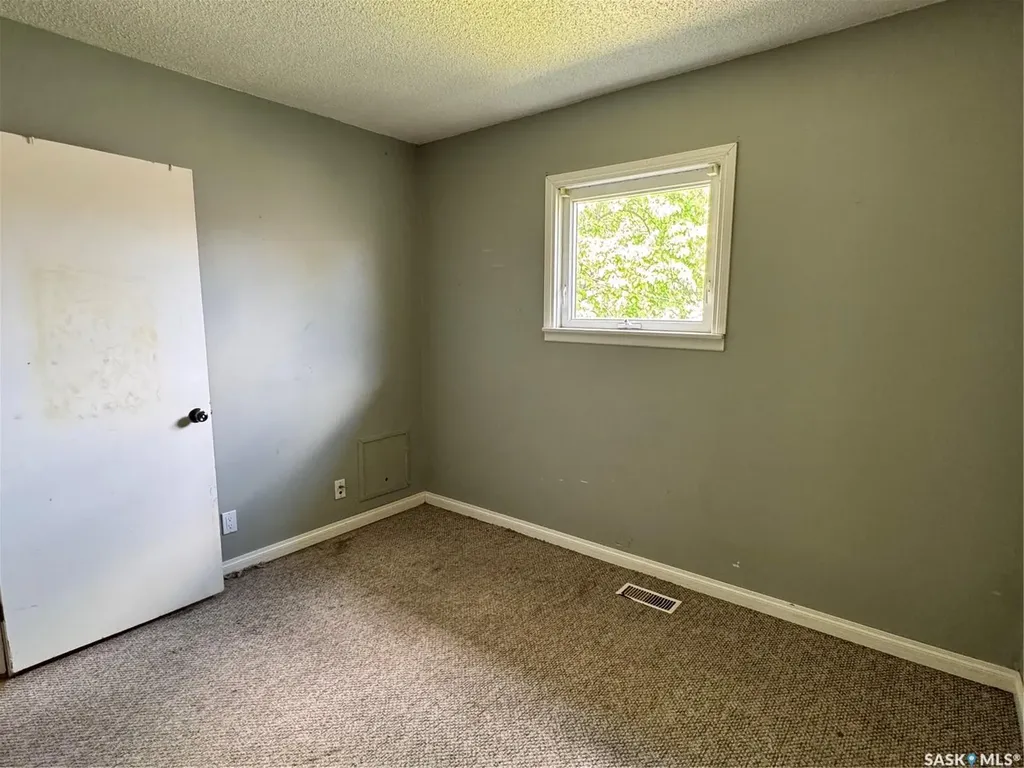 925 Isabelle Street Estevan SK S4A 1R4