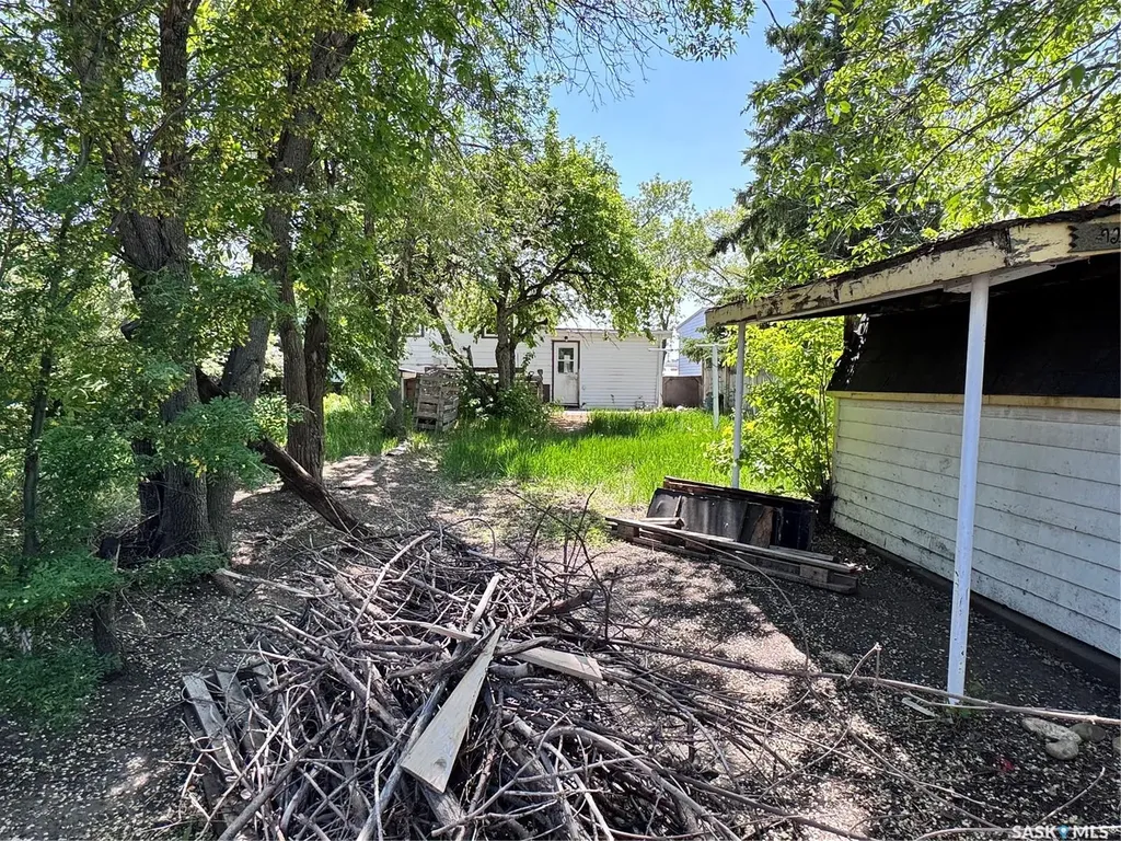 925 Isabelle Street Estevan SK S4A 1R4