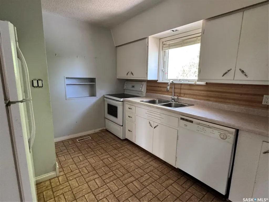 925 Isabelle Street Estevan SK S4A 1R4