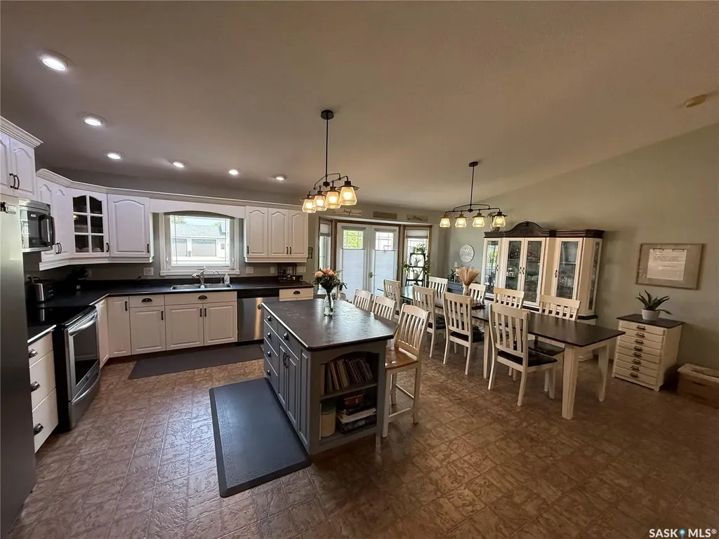 308 5th Street W Carnduff SK S0C 0S0