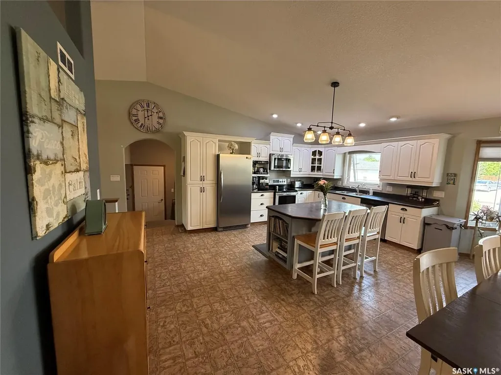 308 5th Street W Carnduff SK S0C 0S0