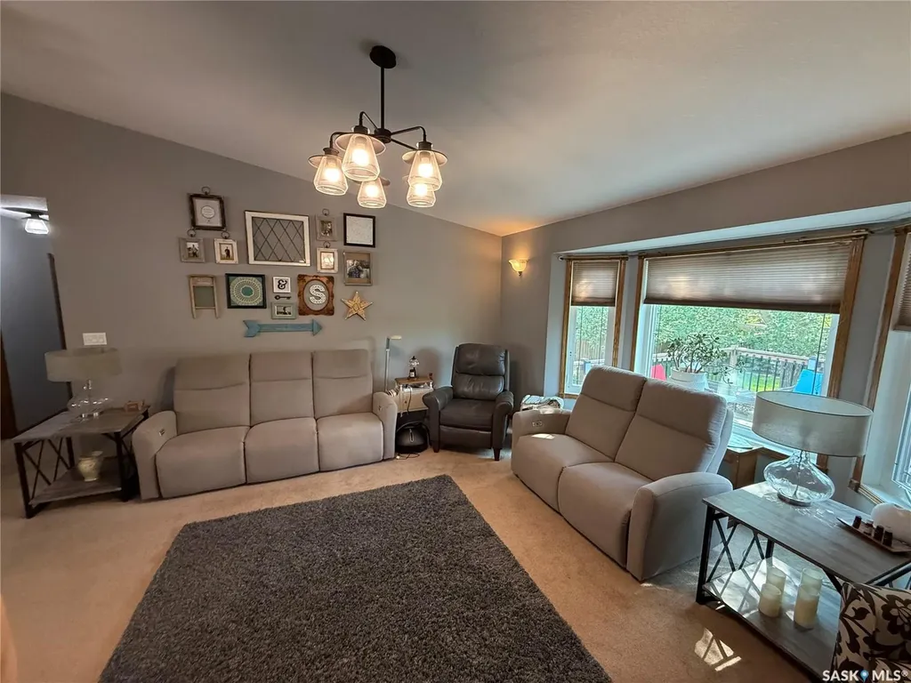 308 5th Street W Carnduff SK S0C 0S0