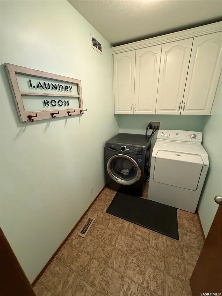 308 5th Street W Carnduff SK S0C 0S0