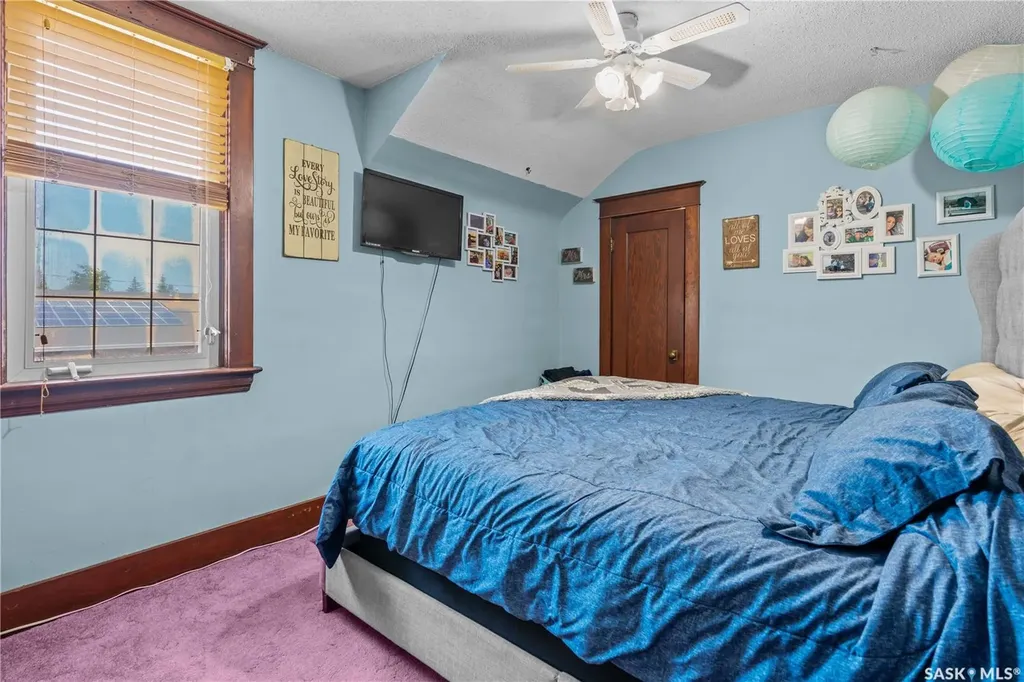 205 5th Avenue E Gravelbourg SK S0H 1X0