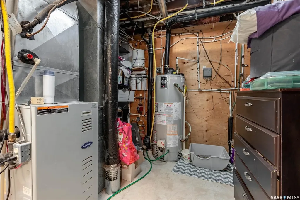 205 5th Avenue E Gravelbourg SK S0H 1X0