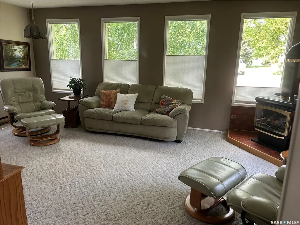 213 Third Street E Carnduff SK S0C 0S0