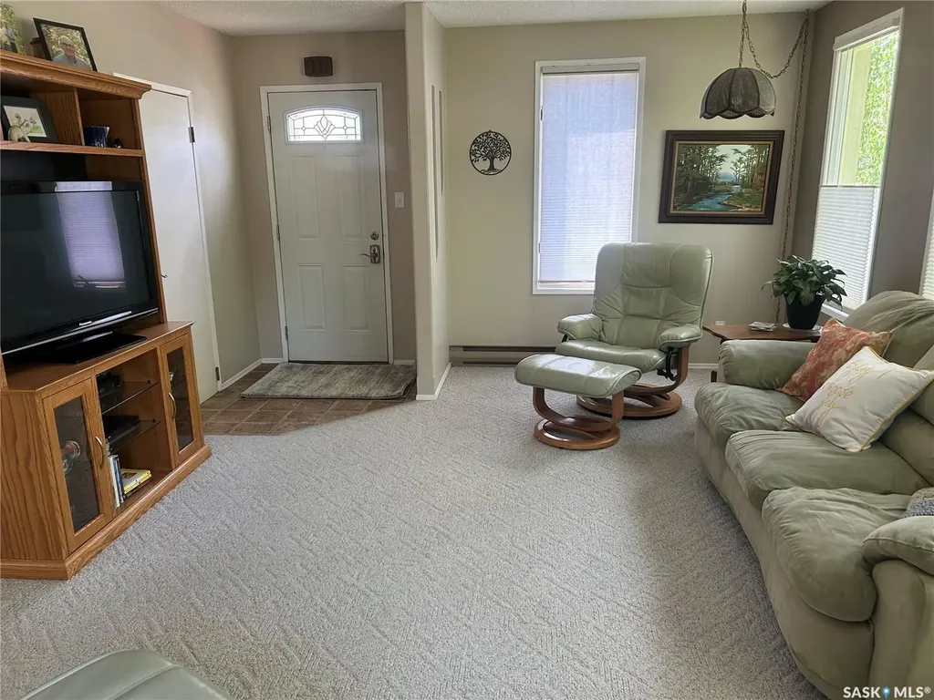 213 Third Street E Carnduff SK S0C 0S0