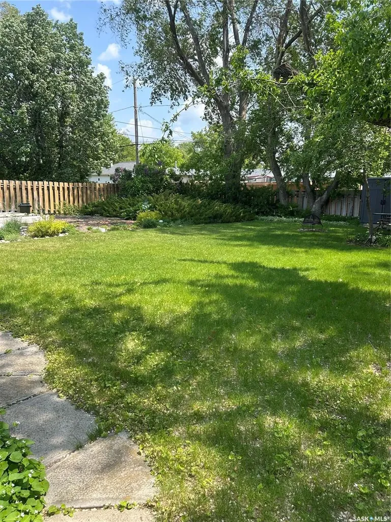 213 Third Street E Carnduff SK S0C 0S0