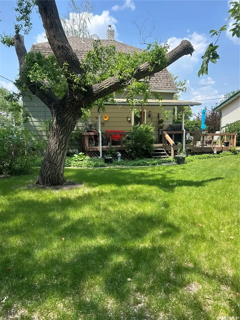 213 Third Street E Carnduff SK S0C 0S0