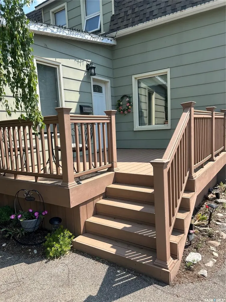 213 Third Street E Carnduff SK S0C 0S0