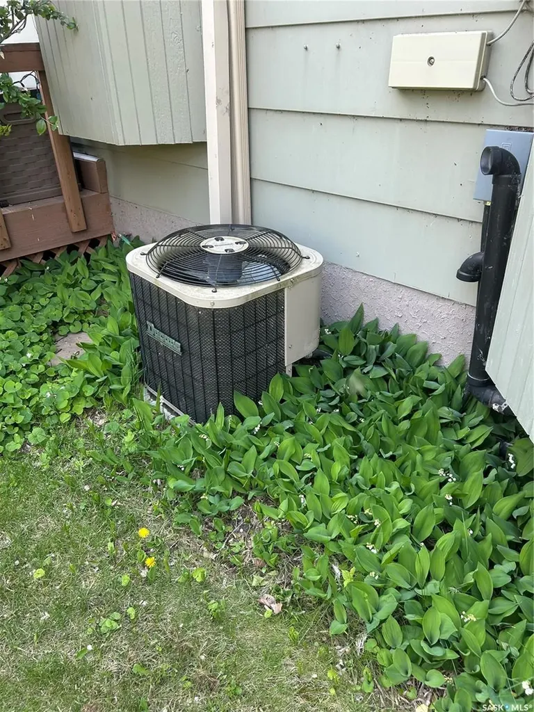 213 Third Street E Carnduff SK S0C 0S0