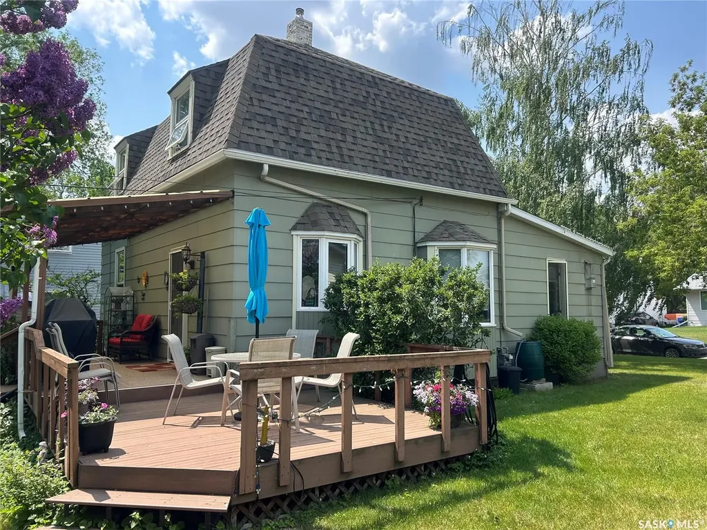 213 Third Street E Carnduff SK S0C 0S0