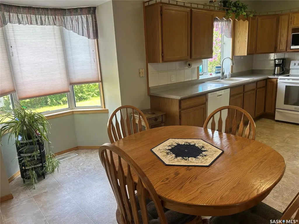 213 Third Street E Carnduff SK S0C 0S0