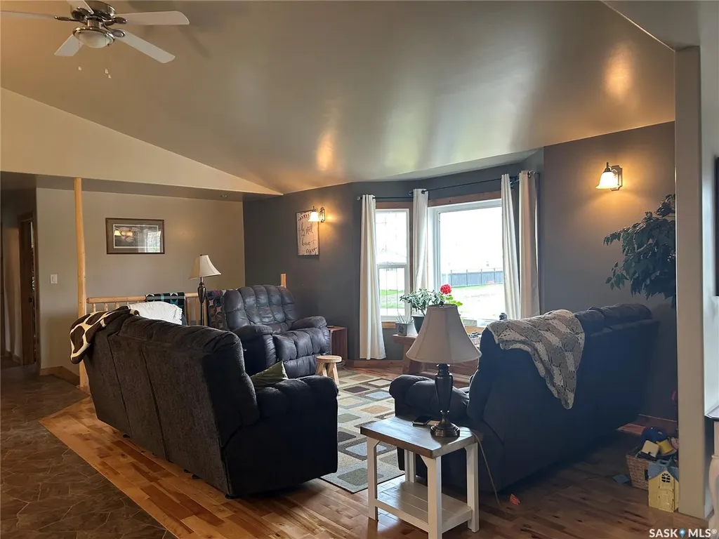 455 4th Street Carrot River SK S0E 0L0