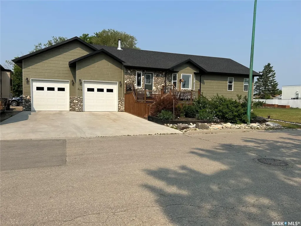 455 4th Street Carrot River SK S0E 0L0