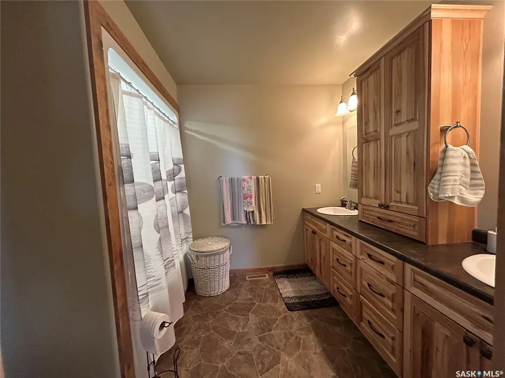 455 4th Street Carrot River SK S0E 0L0