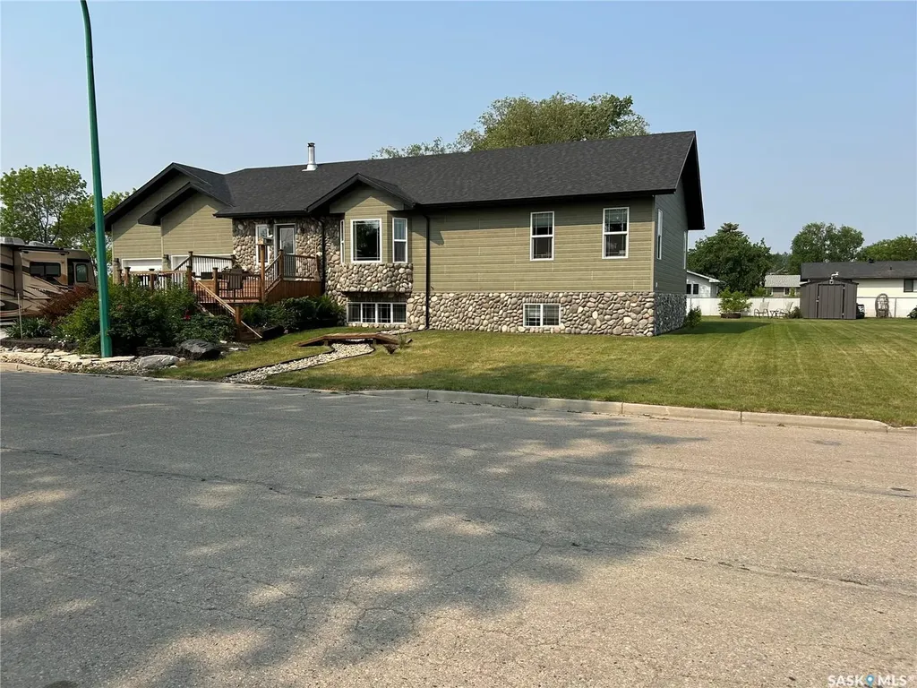 455 4th Street Carrot River SK S0E 0L0