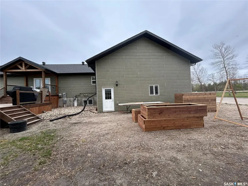 455 4th Street Carrot River SK S0E 0L0