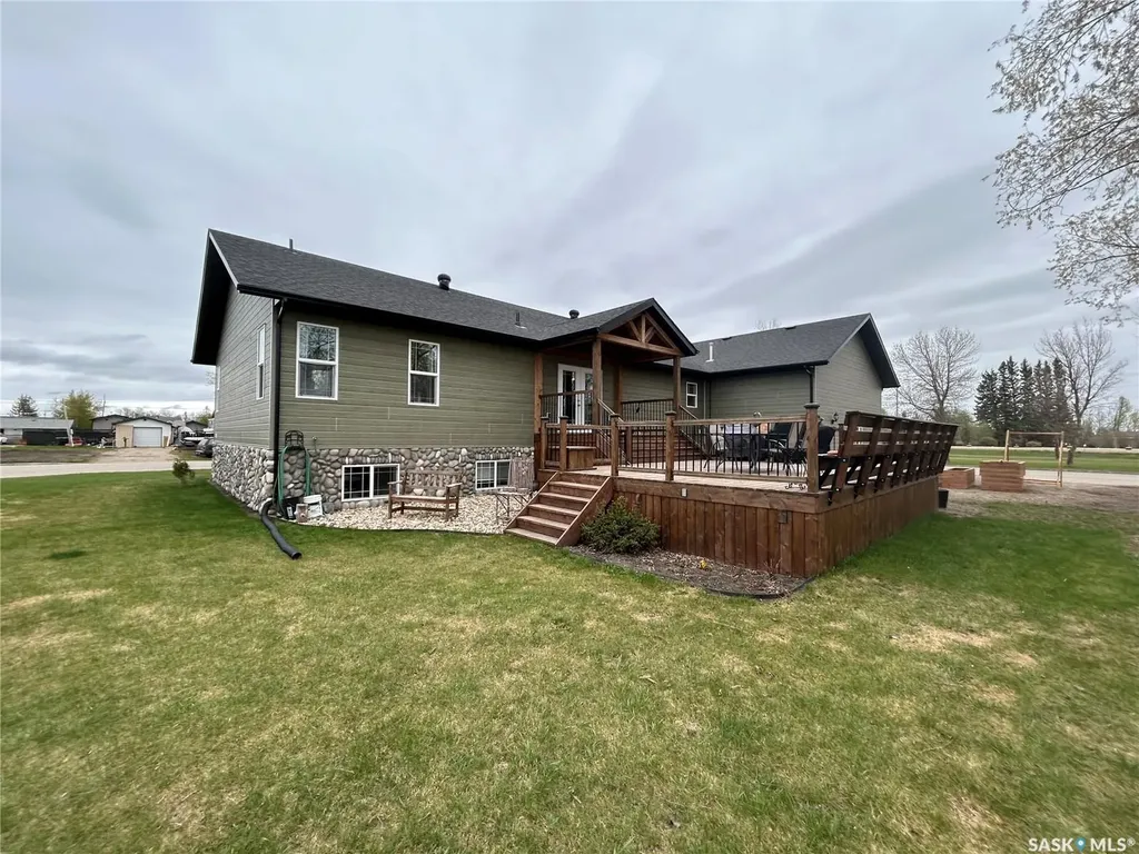 455 4th Street Carrot River SK S0E 0L0