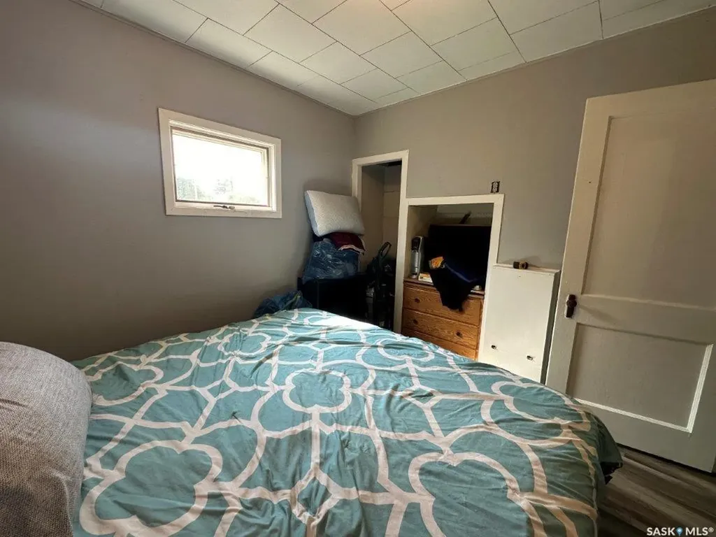 215 4th Avenue W Kindersley SK S0L 1S0