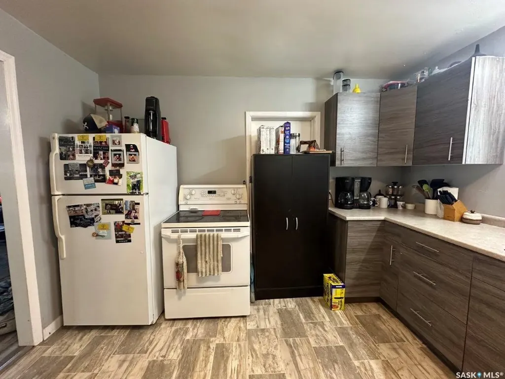 215 4th Avenue W Kindersley SK S0L 1S0