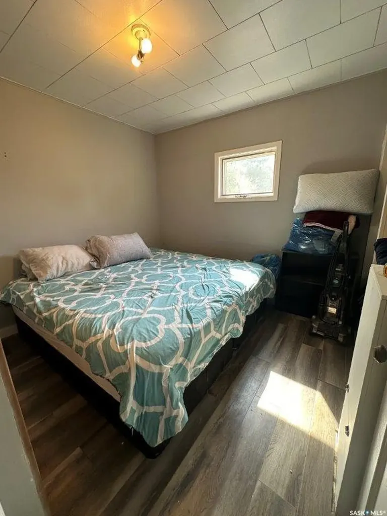 215 4th Avenue W Kindersley SK S0L 1S0