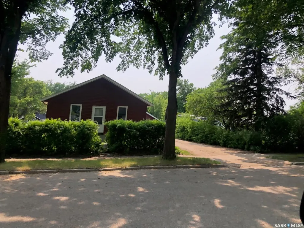 230 2nd Avenue W Canora SK S0A 0L0