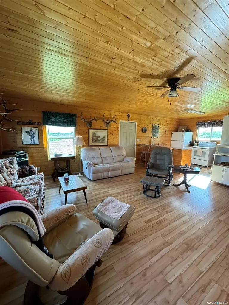 1 George Avenue Clemenceau SK S0E 0Y0