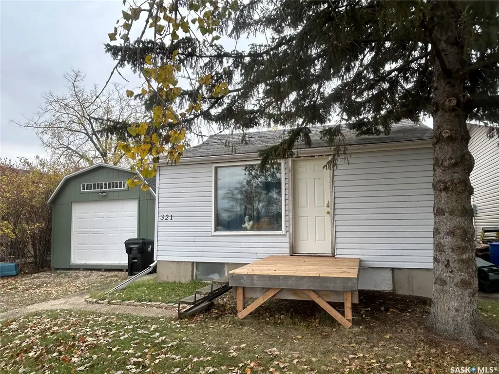 321 White Street Bienfait SK S0C 0M0