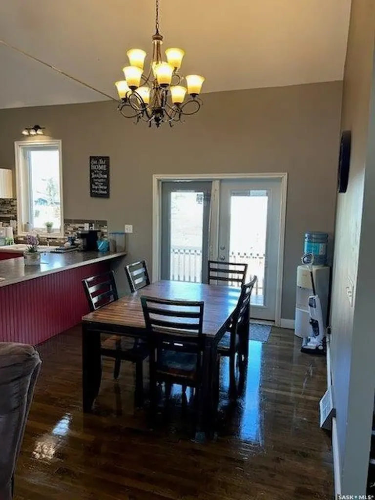 300 6th Avenue W Kindersley SK S0L 1S0