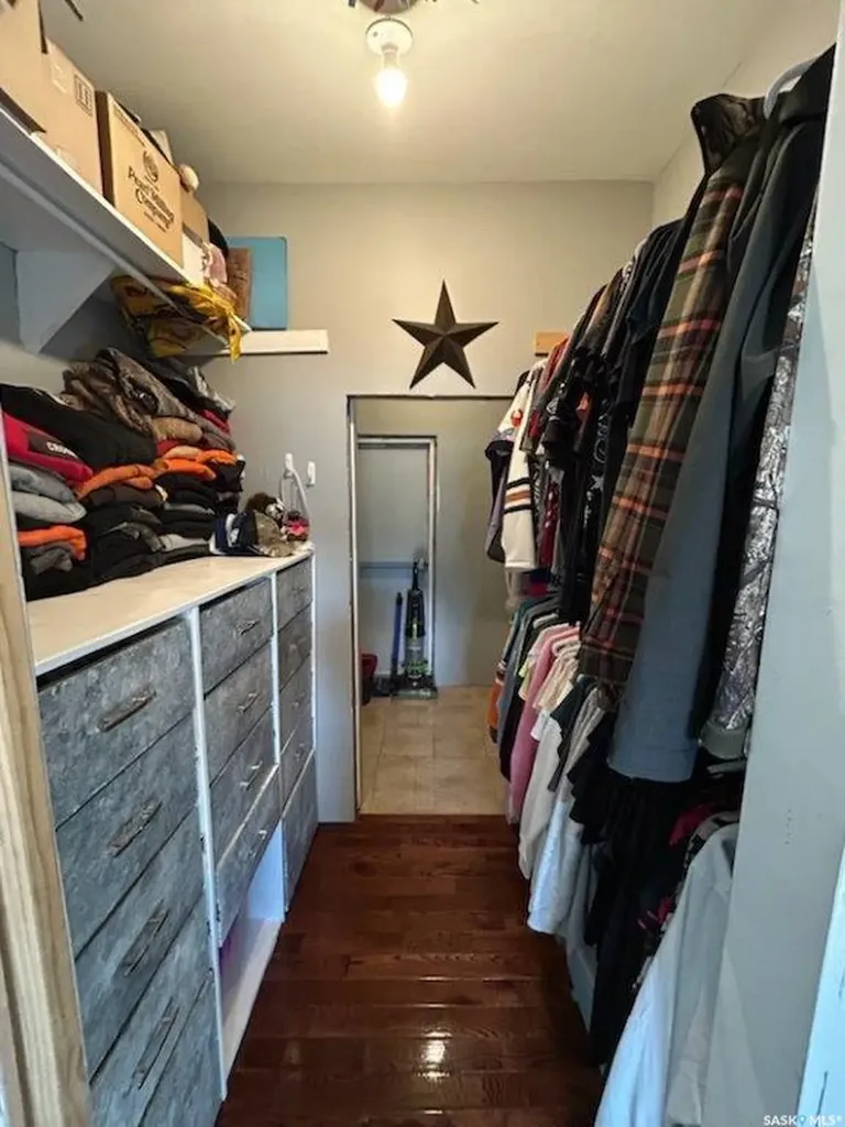 300 6th Avenue W Kindersley SK S0L 1S0