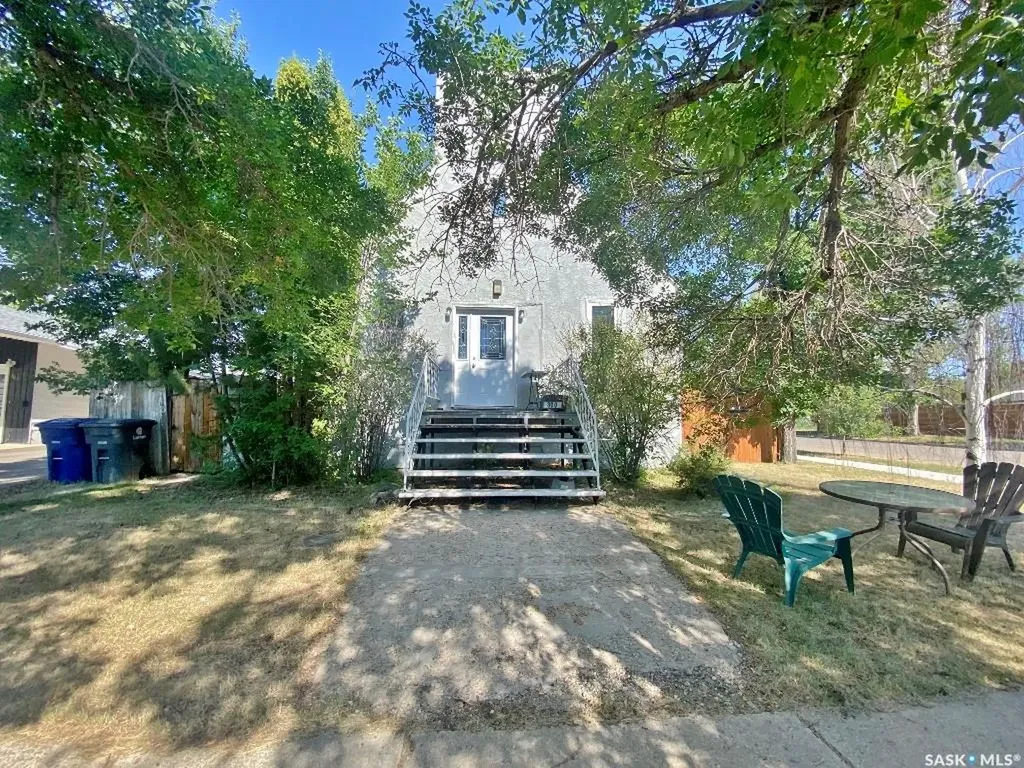300 6th Avenue W Kindersley SK S0L 1S0