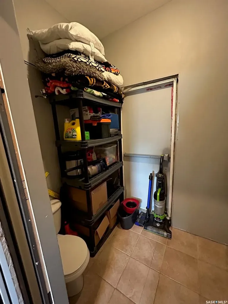 300 6th Avenue W Kindersley SK S0L 1S0