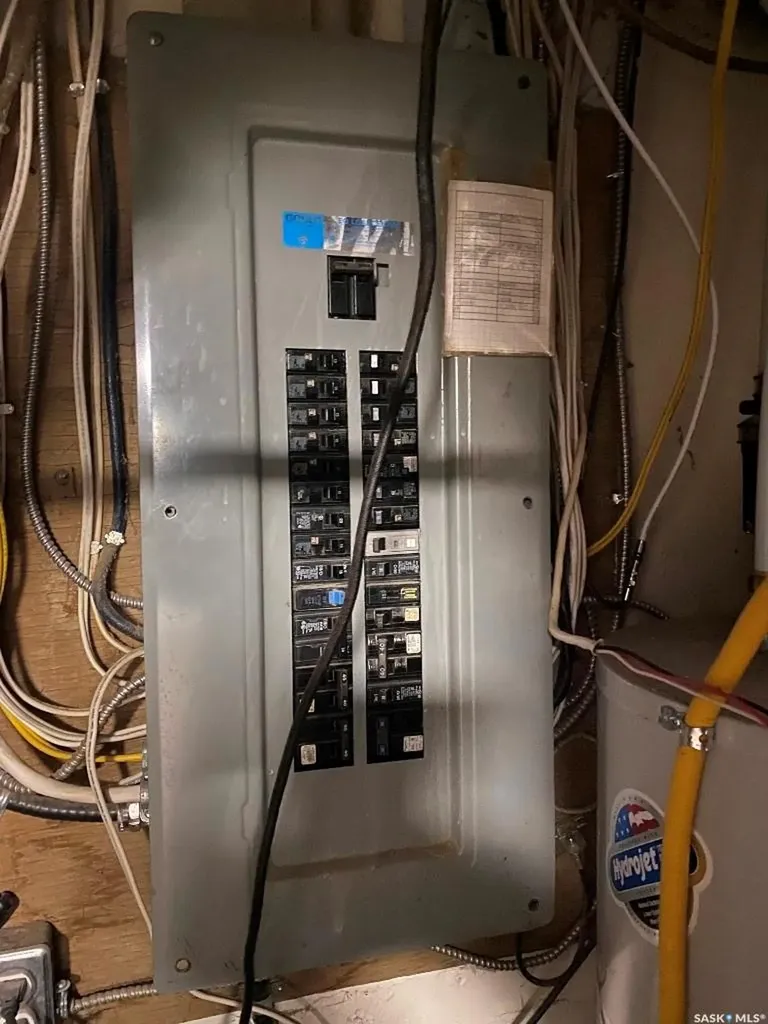 300 6th Avenue W Kindersley SK S0L 1S0