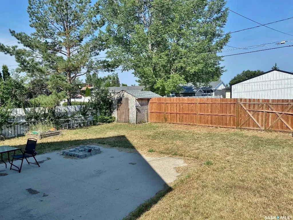 300 6th Avenue W Kindersley SK S0L 1S0